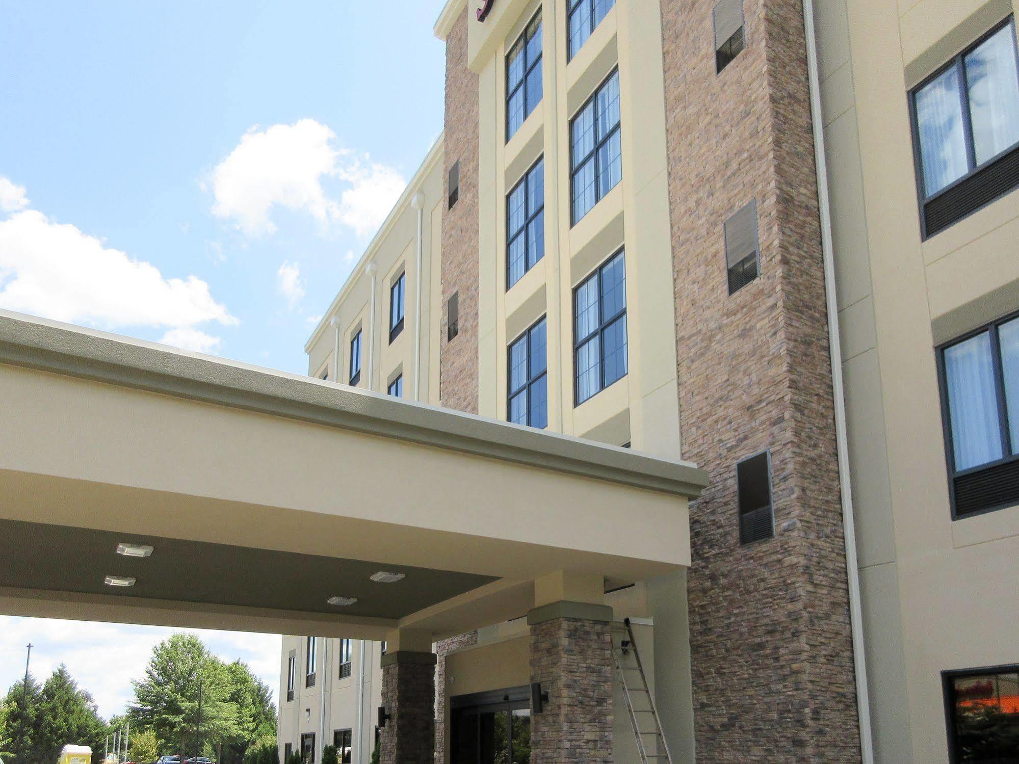 Comfort Suites Greenville South Piedmont Exterior photo